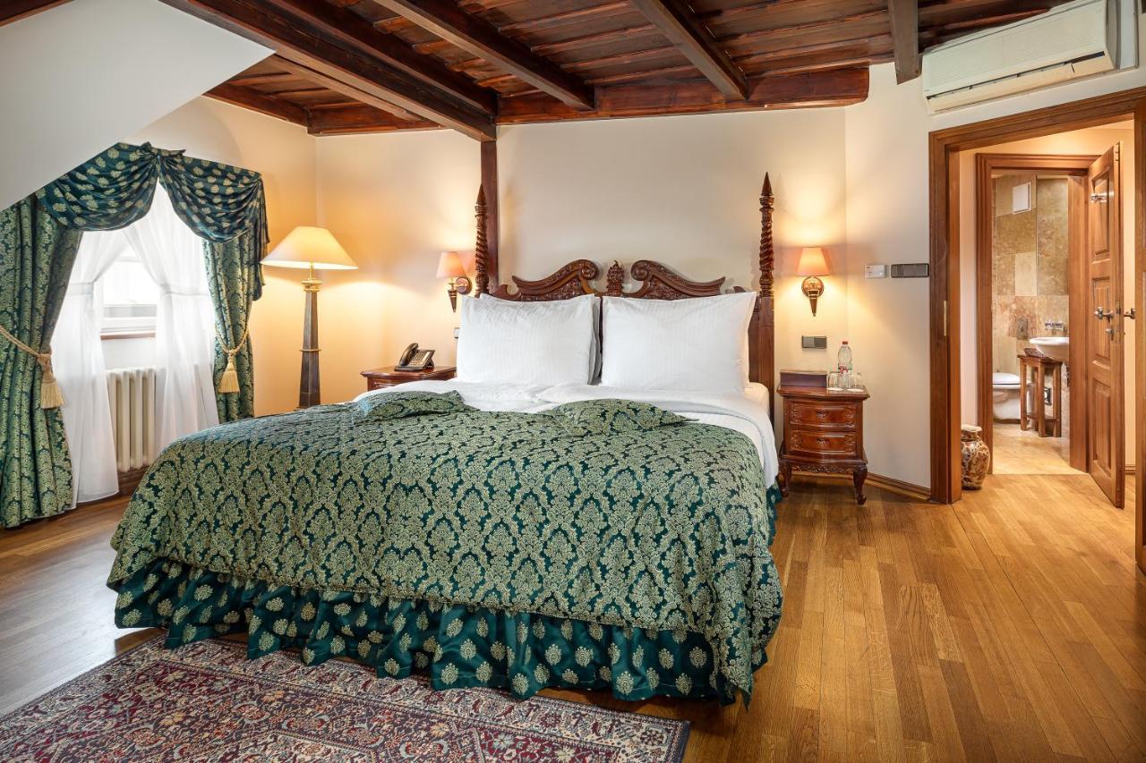 U By Bhg Hotel Praha